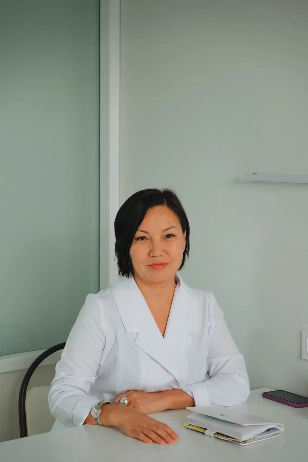 Бейнелер, порнографиялық фильмдер, әйелі